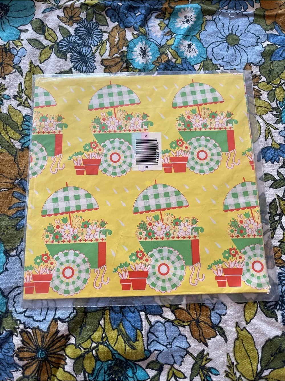 Hy-Sil Gift Wrap 2 Sheets Vintage 8.3 Sq Ft BRAND NEW